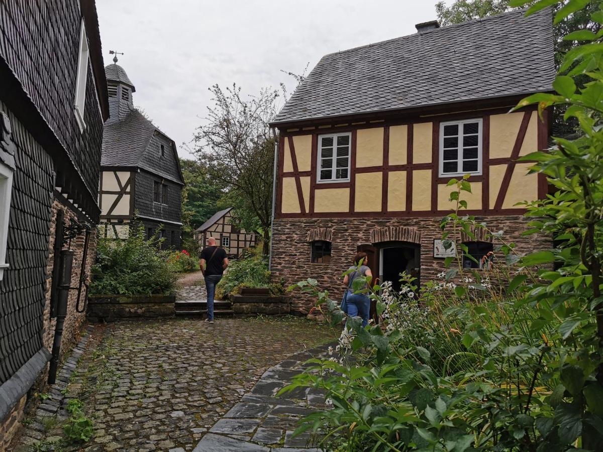 Mooi Ruim Appartement In Antieke Stadsboerderij Schonecken Exterior photo